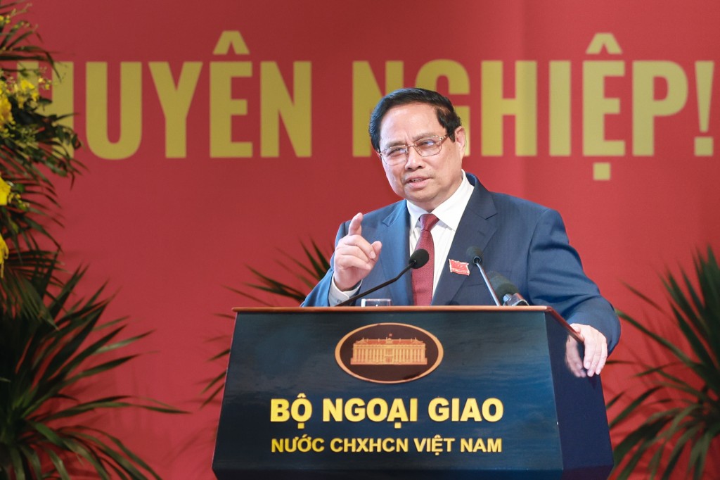Thủ tướng mong rằng với tinh thần trách nhiệm cao của người đảng viên, các đại biểu dự đại hội sẽ nghiêm túc thảo luận dân chủ, đóng góp nhiều ý kiến sâu sắc, trí tuệ, Đại hội Đảng bộ Bộ Ngoại giao lần thứ I, nhiệm kỳ 2025 - 2030 sẽ thành công tốt đẹp - Ảnh: VGP/Nhật Bắc