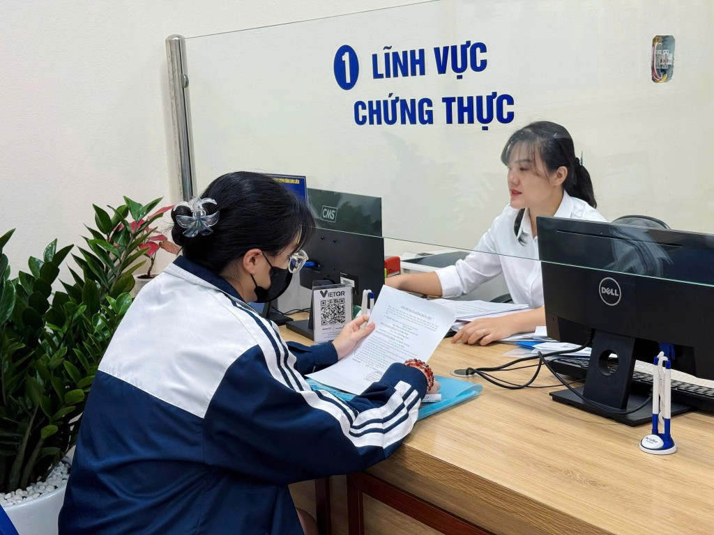 Bài 1: Tạm biệt thời “hành chính hẹn hò”