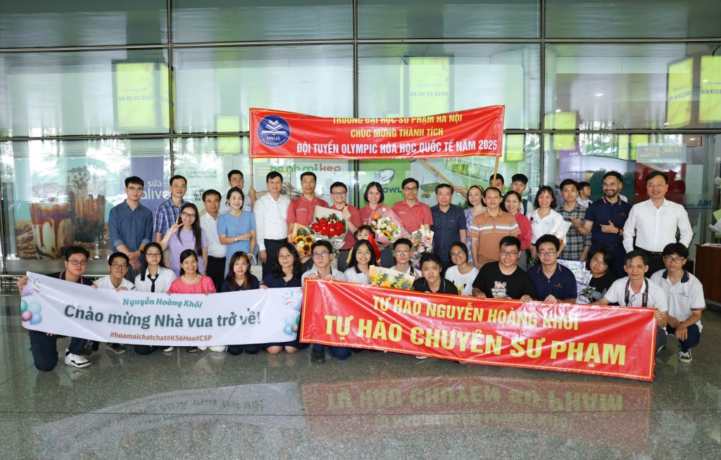 Đón các “nhà Hóa học trẻ” xuất sắc trở về từ Olympic quốc tế