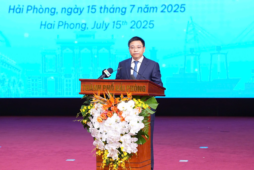Bộ trưởng Bộ Tài chính Nguyễn Văn Thắng khẳng định Bộ Tài chính sẽ đồng hành, phối hợp chặt chẽ với thành phố để hướng dẫn, tháo gỡ các vướng mắc, đảm bảo các chính sách ưu đãi, đặc biệt là các chính sách liên quan đến Khu Thương mại Tự do.
