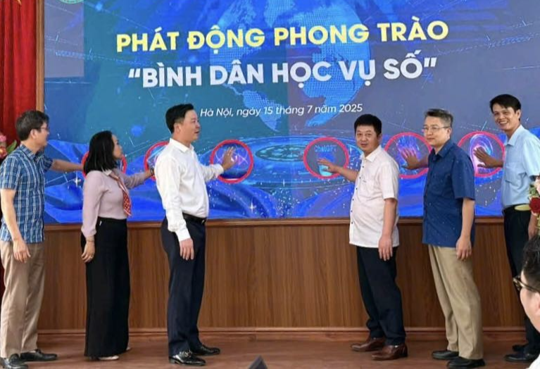 Sở Dân tộc và Tôn giáo Hà Nội phát động phong trào “Bình dân học vụ số”
