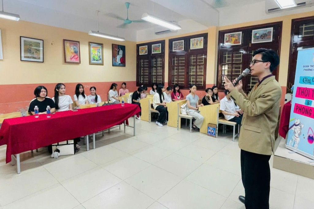 Mùa hè hứng khởi với câu lạc bộ thời trang và khởi nghiệp