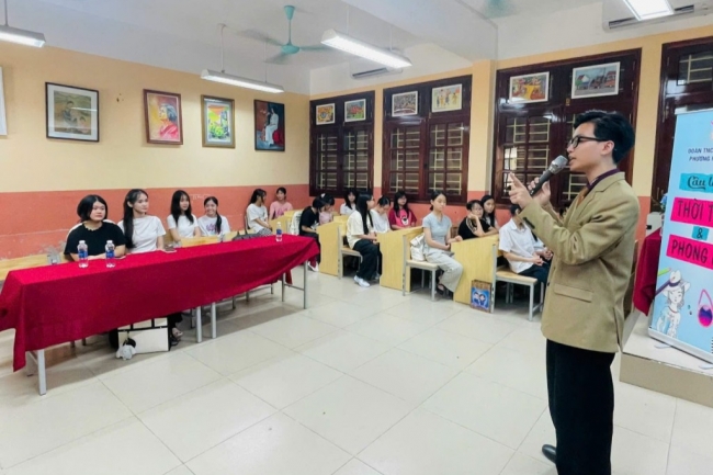 Mùa hè hứng khởi với câu lạc bộ thời trang và khởi nghiệp
