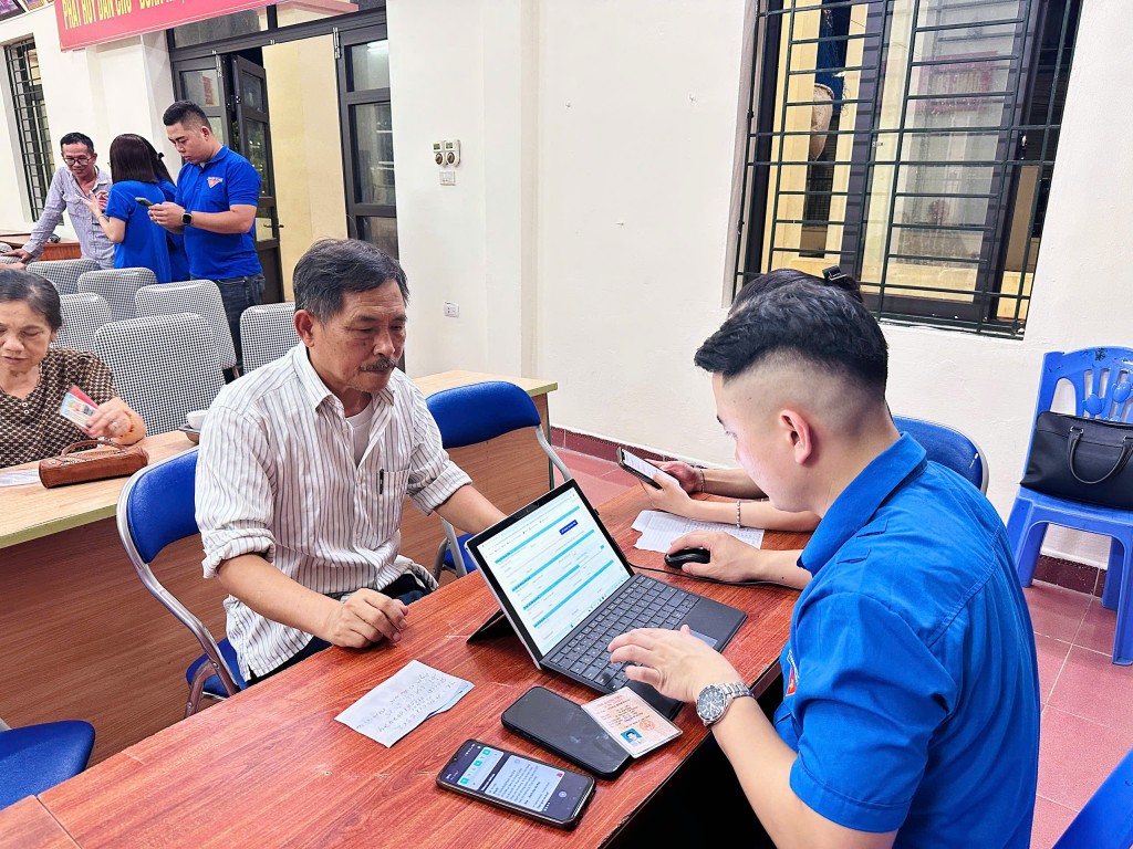 Hướng dẫn đảng viên cài đặt ứng dụng giải quyết thủ tục hành chính của Đảng