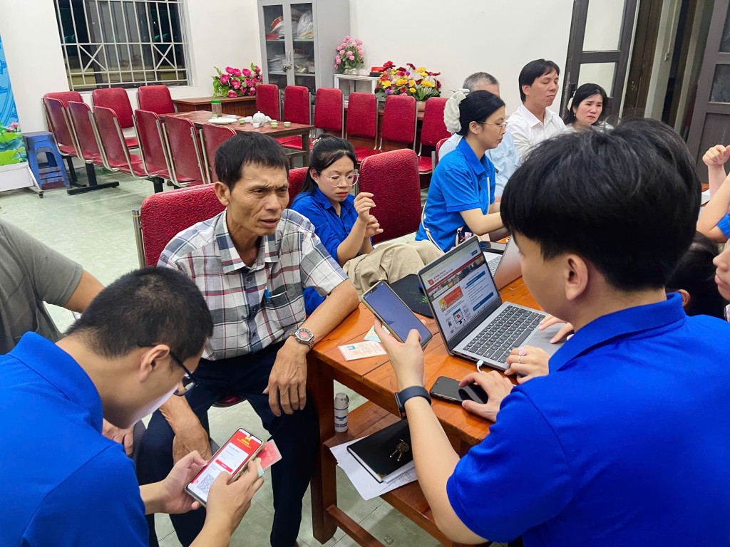 Hướng dẫn đảng viên cài đặt ứng dụng giải quyết thủ tục hành chính của Đảng