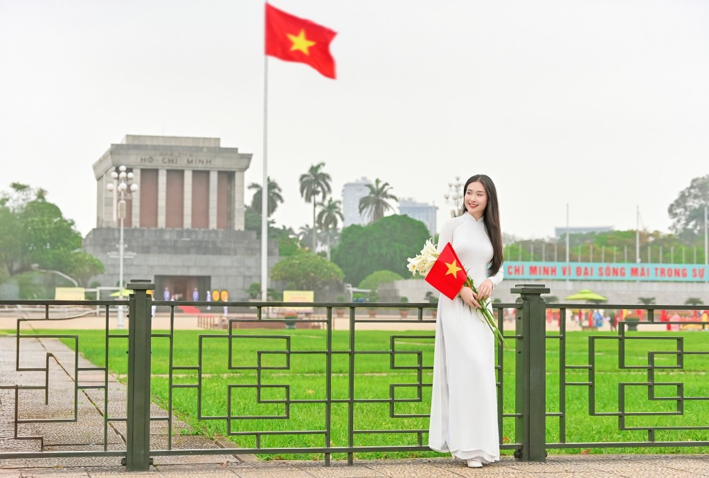 Khách du lịch đến hà Nội (Ảnh minh hoạ)