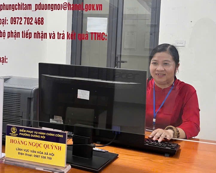 Bài 2: Một ngày làm việc của cán bộ “một cửa”