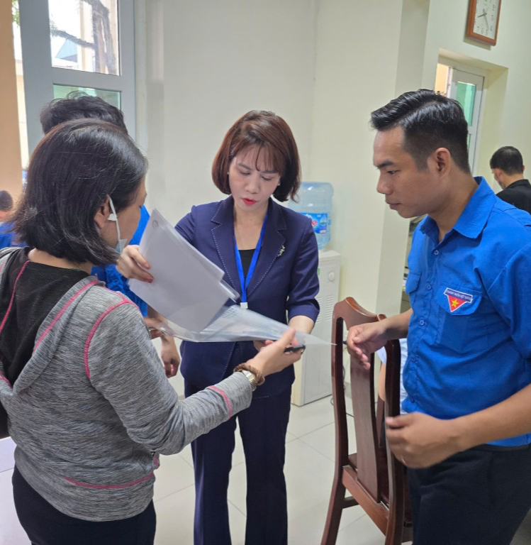 Bài 3: Tâm tư người cán bộ thời chính quyền hai cấp