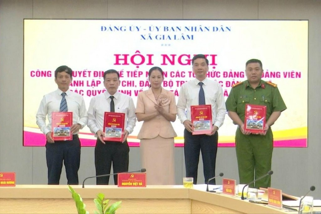 Xây dựng các Chi bộ, Đảng bộ cơ sở trực thuộc phát triển vững mạnh