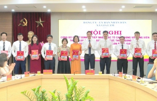 Xây dựng các Chi bộ, Đảng bộ cơ sở trực thuộc phát triển vững mạnh