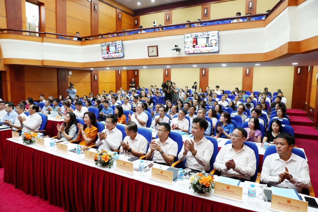 Phát triển văn hóa Việt Nam, lan tỏa các giá trị truyền thống