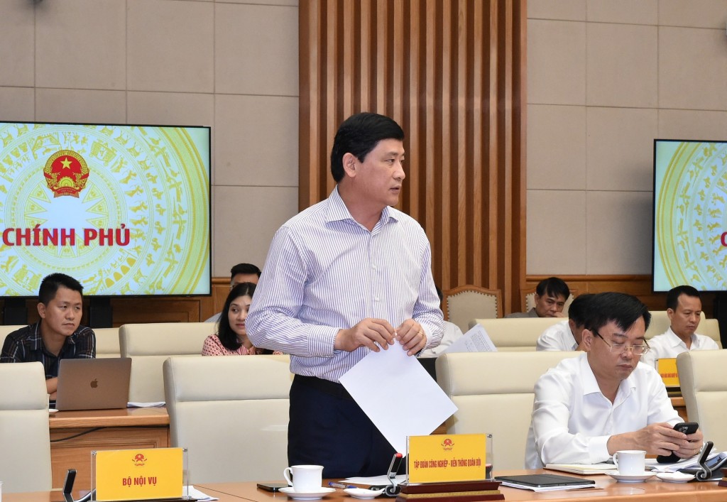 Lãnh đạo các doanh nghiệp phát biểu góp ý các dự thảo. 