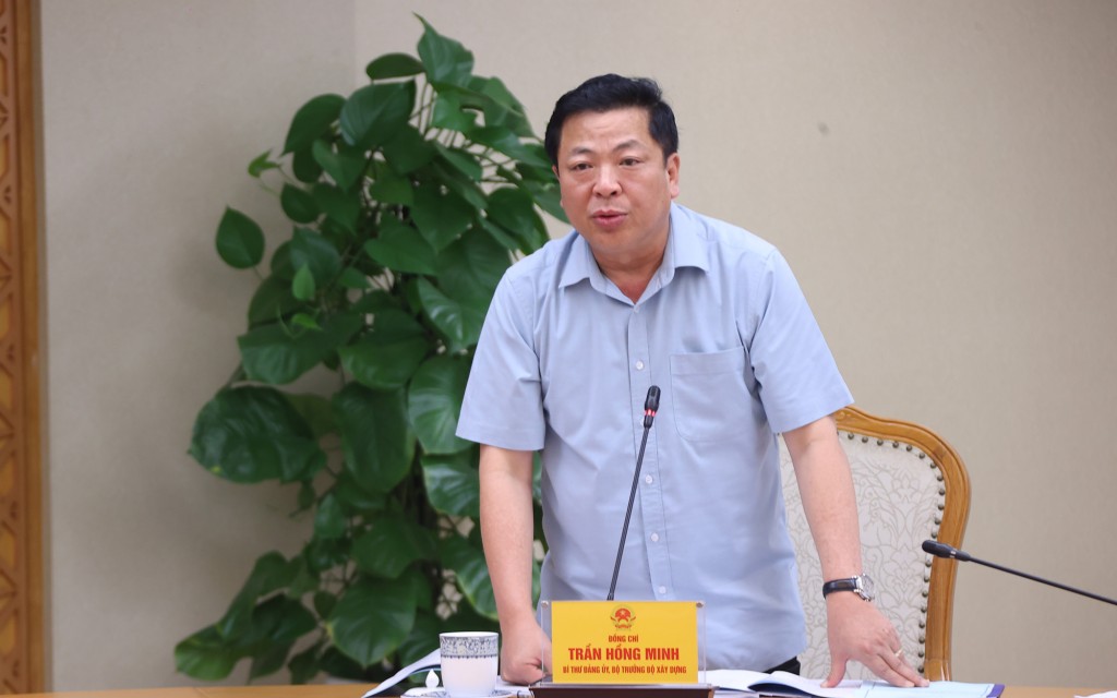 Bộ trưởng Bộ Xây dựng Trần Hồng Minh cho biết, dự thảo Báo cáo chính trị trình Đại hội đã nêu rõ phương hướng, mục tiêu, chỉ tiêu, nhiệm vụ giải pháp..., bám sát mục tiêu ngành - Ảnh: VGP/Minh Khôi