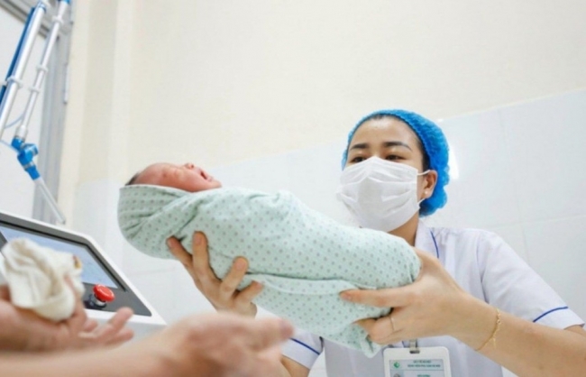 Quy định về sinh con bằng kỹ thuật hỗ trợ sinh sản và điều kiện mang thai hộ vì mục đích nhân đạo
