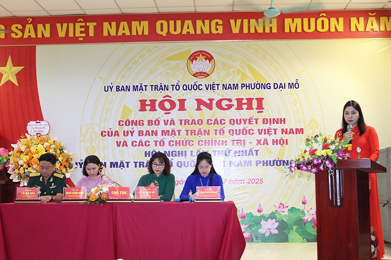 Đồng chí Nguyễn Thị Hoài Thu - Phó Bí thư Thường trực Đảng uỷ phường phát biểu chỉ đạo Hội nghị