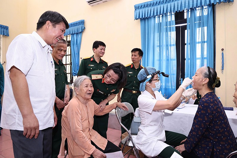Nghĩa tình người thầy thuốc Bệnh viện Trung ương Quân đội 108