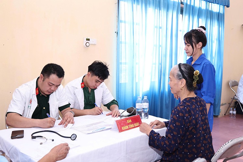 Nghĩa tình người thầy thuốc Bệnh viện Trung ương Quân đội 108