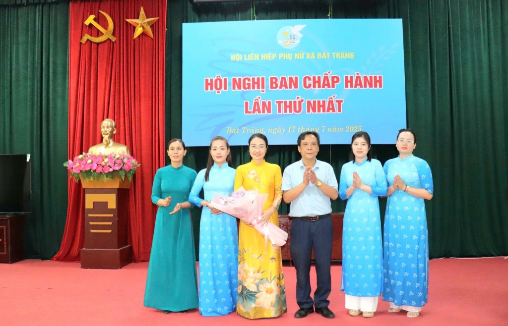 Hội Liên hiệp Phụ nữ xã Bát Tràng kiện toàn tổ chức, củng cố sức mạnh Hội Liên hiệp Phụ nữ xã Bát Tràng kiện toàn tổ chức, củng cố sức mạnh