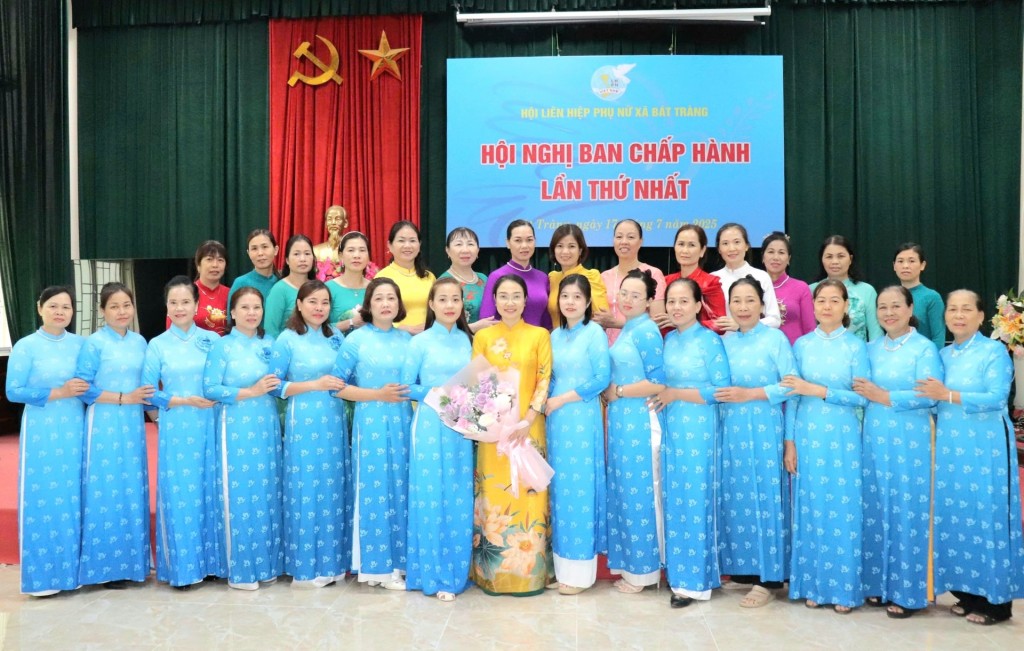 Hội Liên hiệp Phụ nữ xã Bát Tràng kiện toàn tổ chức, củng cố sức mạnh Hội Liên hiệp Phụ nữ xã Bát Tràng kiện toàn tổ chức, củng cố sức mạnh
