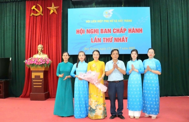 Hội Liên hiệp Phụ nữ xã Bát Tràng kiện toàn tổ chức, củng cố sức mạnh