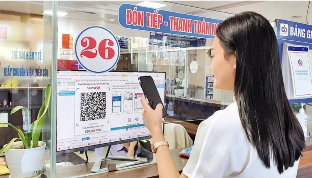Việc thanh toán không dùng tiền mặt đã đi sâu vào đời sống người dân