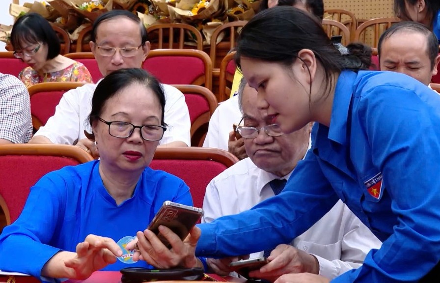 Tuổi trẻ Thủ đô thực hiện bình dân học vụ số