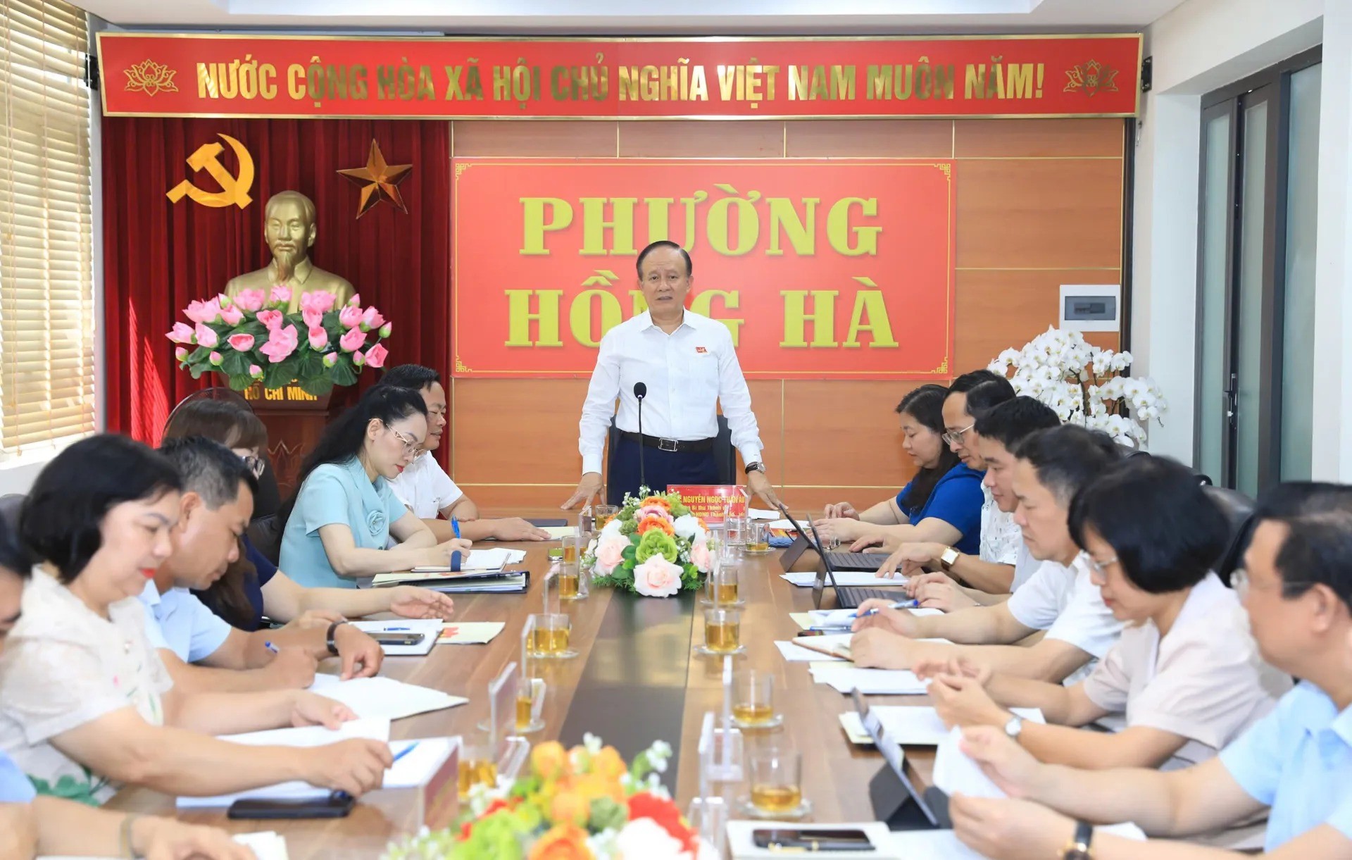 Phó Bí thư Thành ủy, Chủ tịch HĐND TP Hà Nội Nguyễn Ngọc Tuấn phát biểu tại buổi làm việc với Đảng ủy phường Hoàn Kiếm