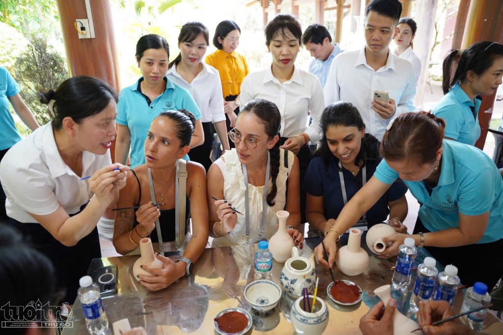 Hải Phòng: Lan tỏa vẻ đẹp gốm Chu Đậu tới bạn bè quốc tế