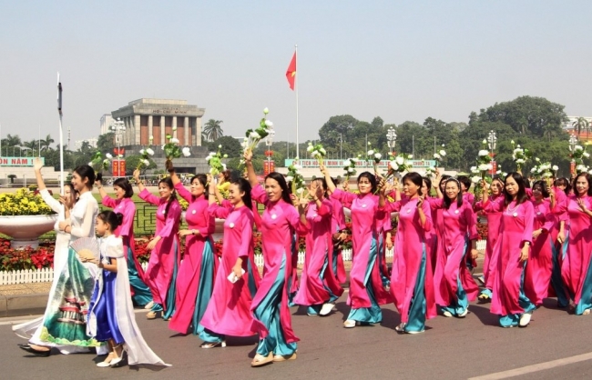 Hà Nội - những nhịp đập điềm tĩnh và kiên định