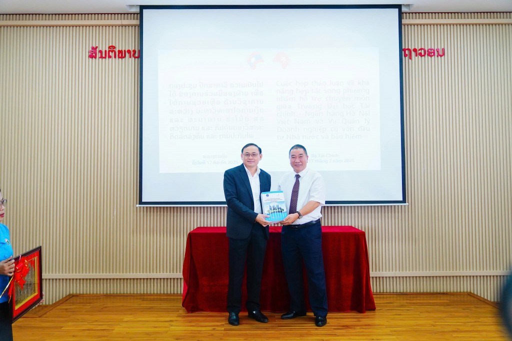 Thúc đẩy hợp tác đào tạo cán bộ công chức ngành tài chính Lào