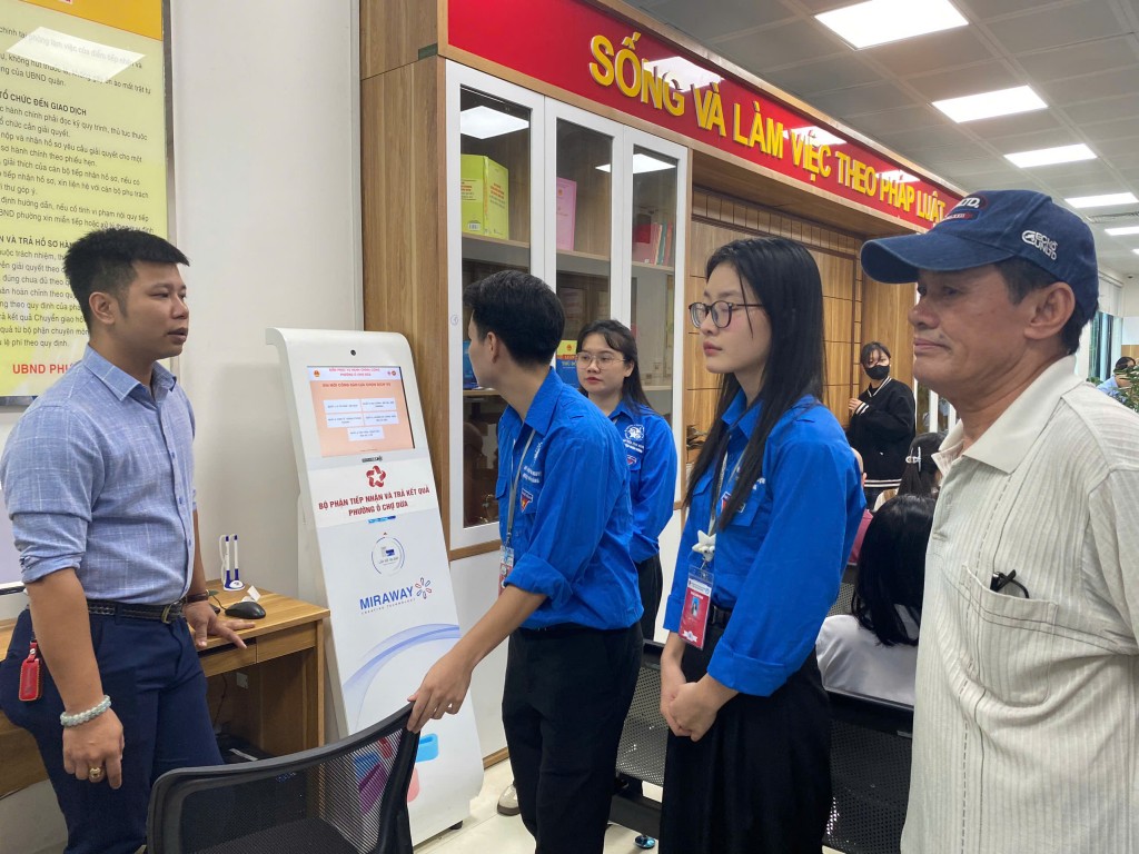 Nâng cao chất lượng phục vụ, đưa dịch vụ công đến gần hơn với người dân