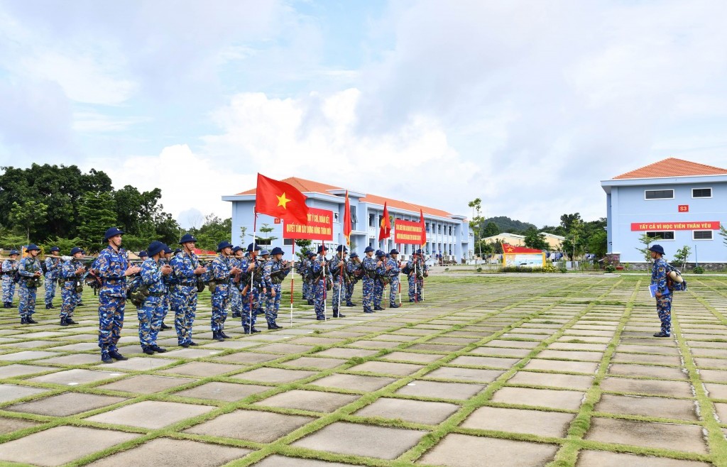 Đậm sâu nghĩa tình quân dân nơi đảo ngọc