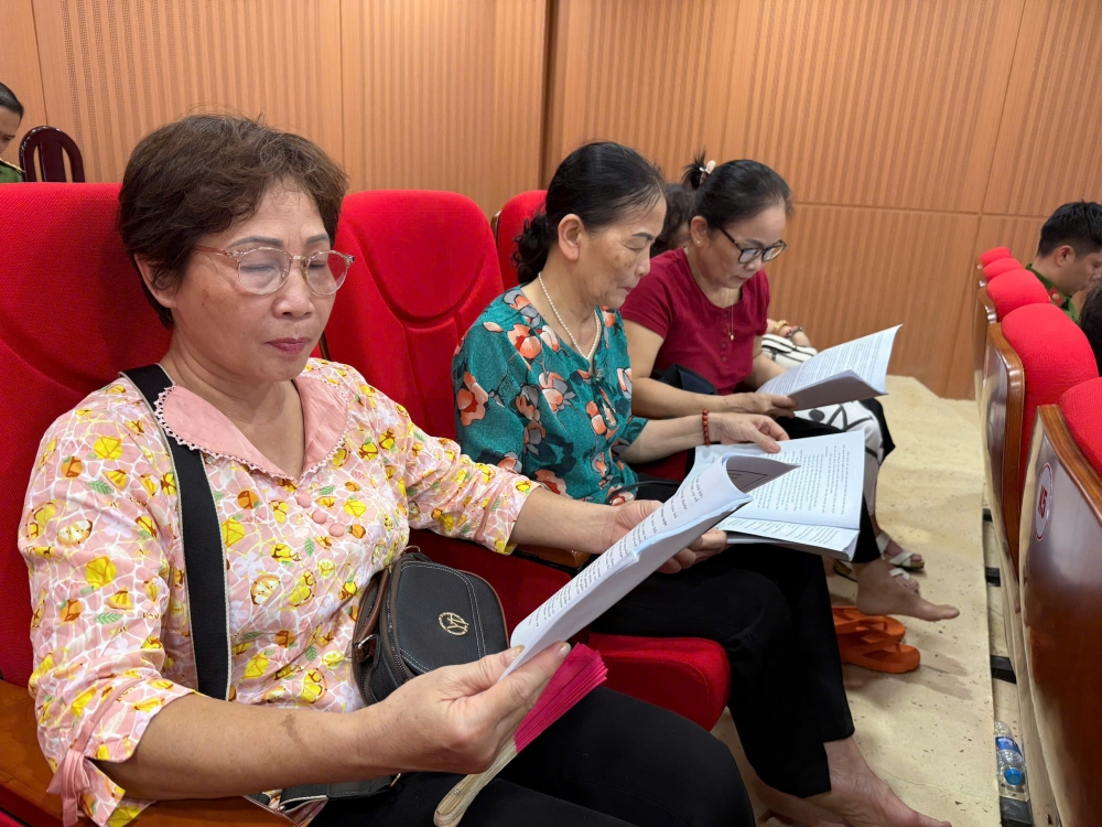 bà Nguyễn Thị Minh Nguyệt tham dự hội nghị