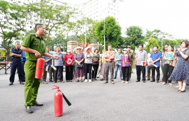 Cập nhật kiến thức và rèn kỹ năng PCCC&CNCH tại Cầu Giấy
