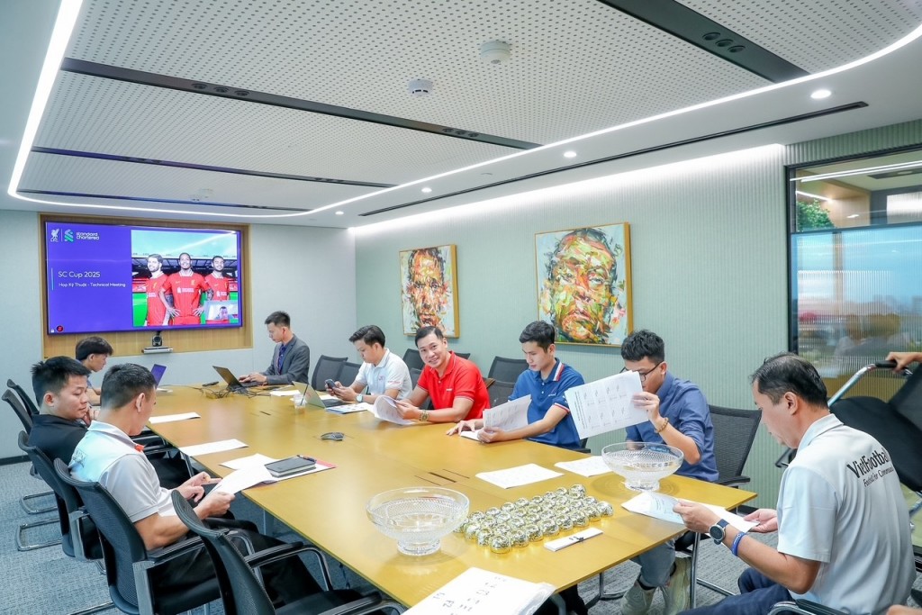 Giải bóng đá Cúp Standard Chartered 2025 chính thức khởi tranh