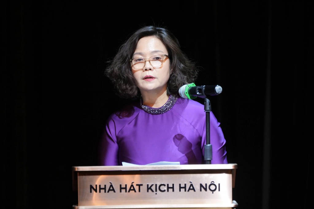 Đồng chí Lê Thị Ánh Mai - Phó Giám đốc Sở Văn hóa và Thể thao Hà Nội phát biểu khai mạc chương trình