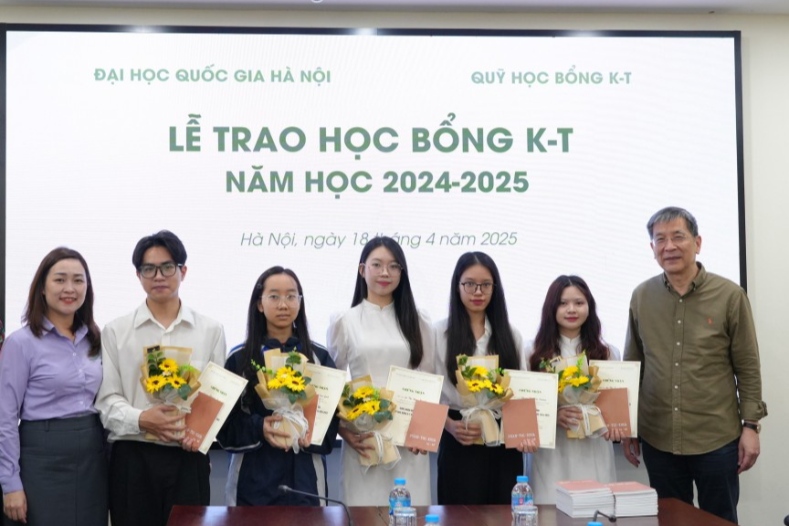 Lễ trao học bổng 