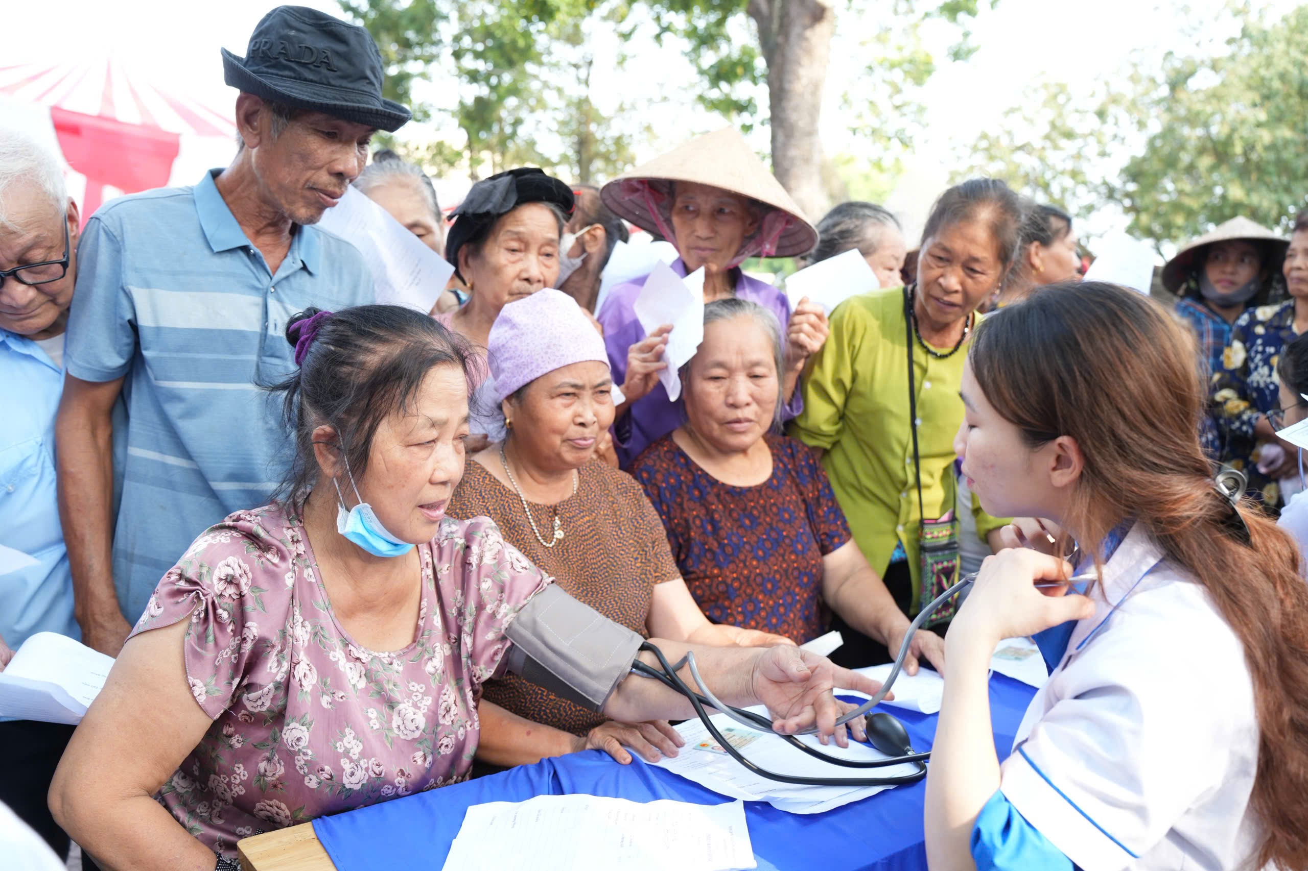 Xã Minh Châu triển khai khám sức khỏe miễn phí toàn dân