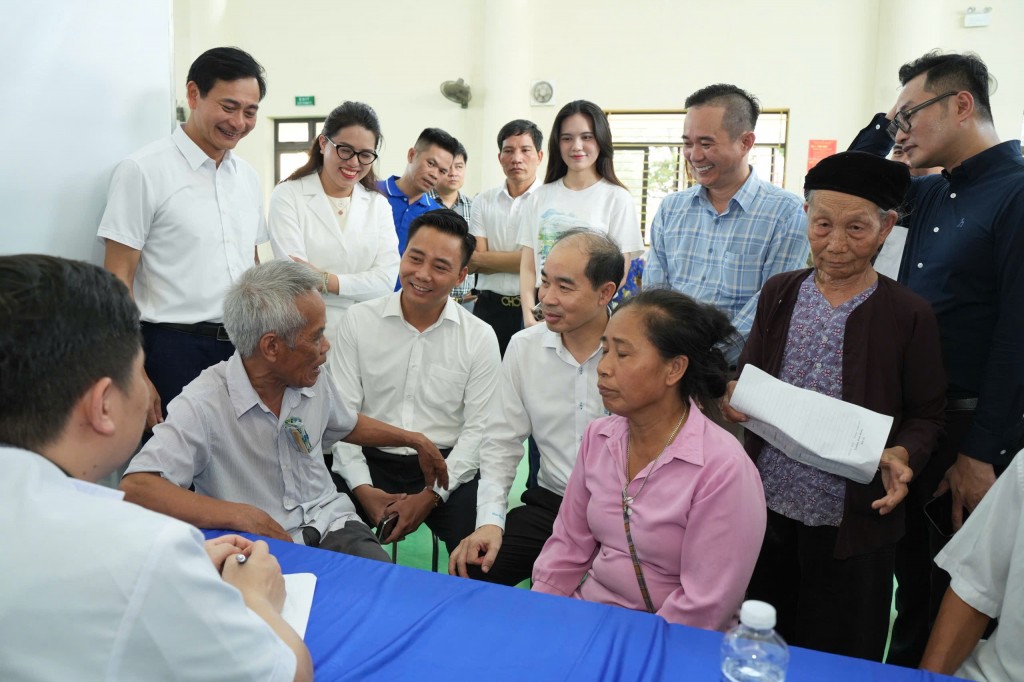 Long Châu đồng hành vì sức khỏe của hàng nghìn người dân xã đảo