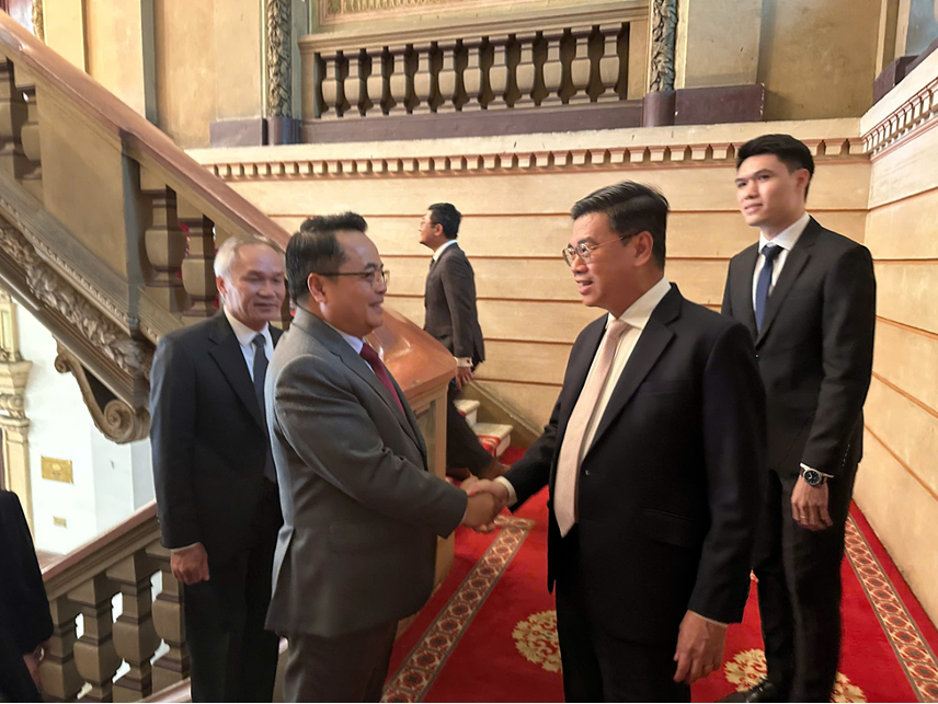 Đ/c Nguyễn Văn Dũng PCT UBND TPHCM đón chào Đoàn đại biểu cấp cao Kiểm toán Nhà nước Lào Đ/c Nguyễn Văn Dũng PCT UBND TPHCM đón chào Đoàn đại biểu cấp cao Kiểm toán Nhà nước Lào