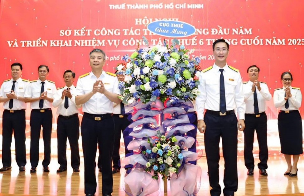 Thuế TP Hồ Chí Minh phấn đấu thu ngân sách vượt dự toán
