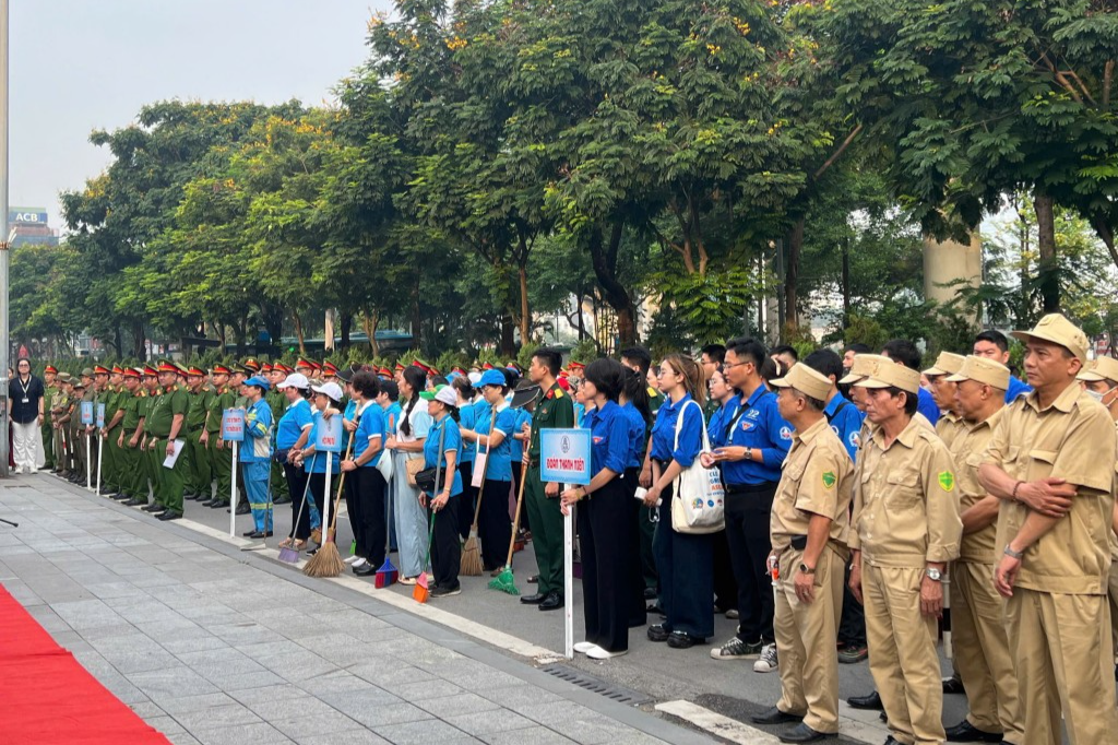 Các lực lượng tham gia chương trình (Ảnh Mai Anh)