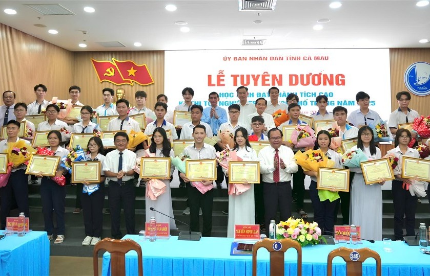 Ngành Giáo dục Cà Mau ghi dấu ấn tại kỳ thi tốt nghiệp THPT 2025