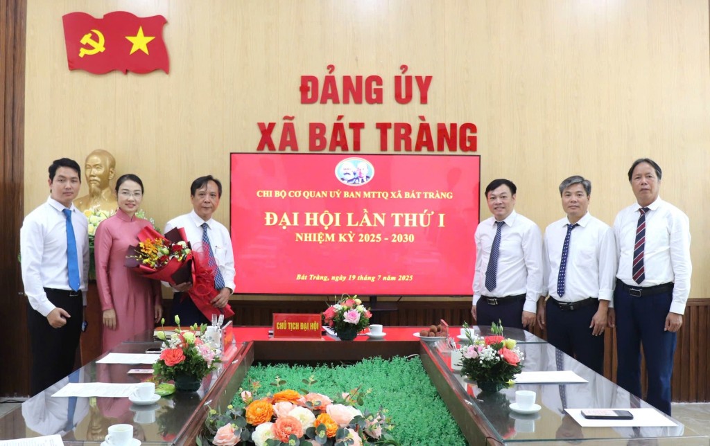 Các cơ quan Đảng xã Bát Tràng tổ chức Đại hội Chi bộ lần thứ I