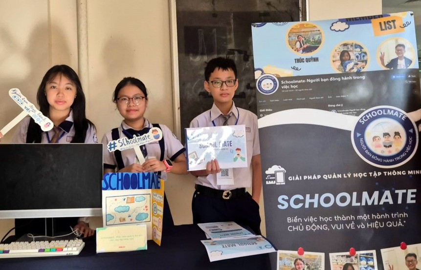 Học sinh TP Hồ Chí Minh sáng tạo phần mềm học tập đa năng