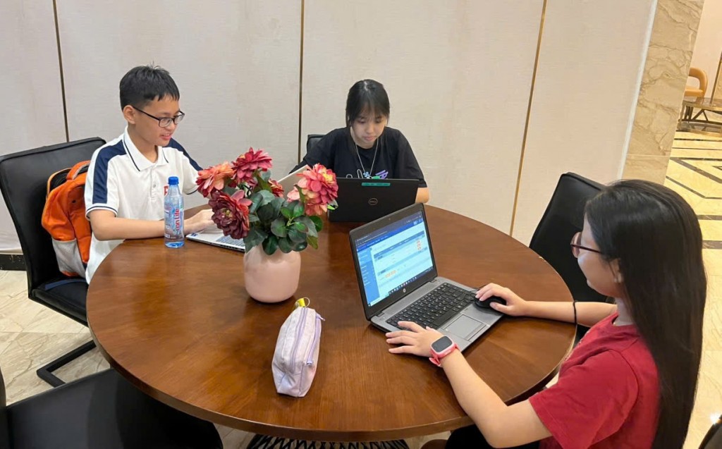 Học sinh TP Hồ Chí Minh sáng tạo phần mềm học tập đa năng