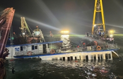 Kịp thời chia sẻ mất mát với gia đình nạn nhân vụ lật tàu