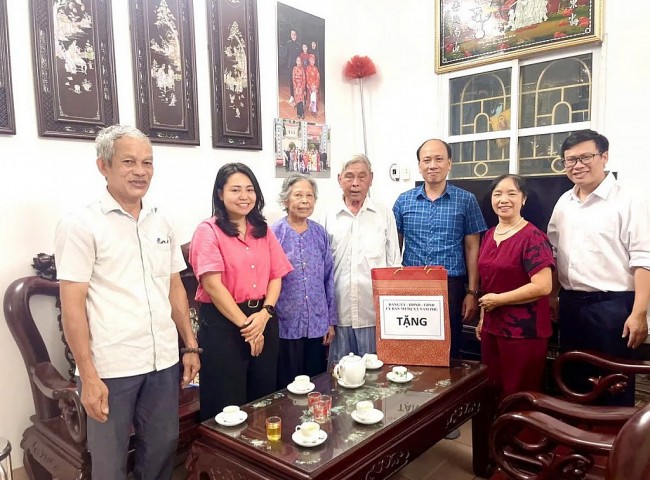Thăm hỏi các thương bệnh binh, gia đình chính sách xã Nam Phù
