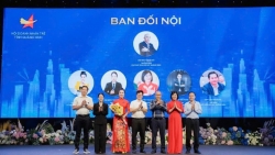 Vụ lật tàu Quảng Ninh: Chúng tôi đồng hành cùng các anh, chị