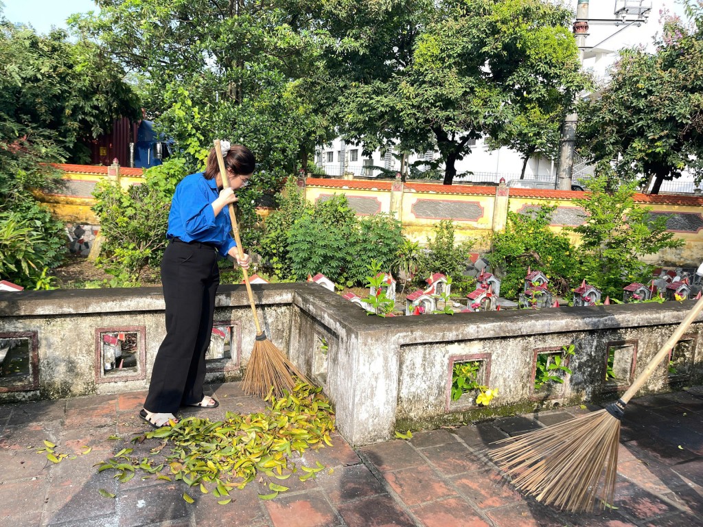 Tuổi trẻ Gia Lâm ra quân hưởng ứng Ngày Chủ nhật xanh